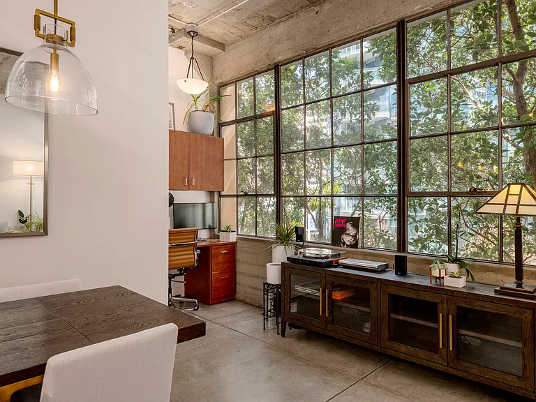 300 Beale St #304 — Photo 3