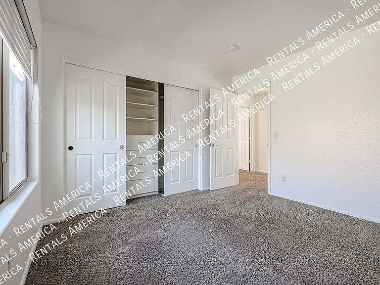 33251 N Symer Dr — Photo 28