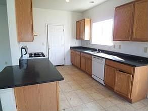 3rd image of 949 Sonoma Ave