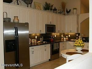 3rd image of 6500 Oxford Cir
