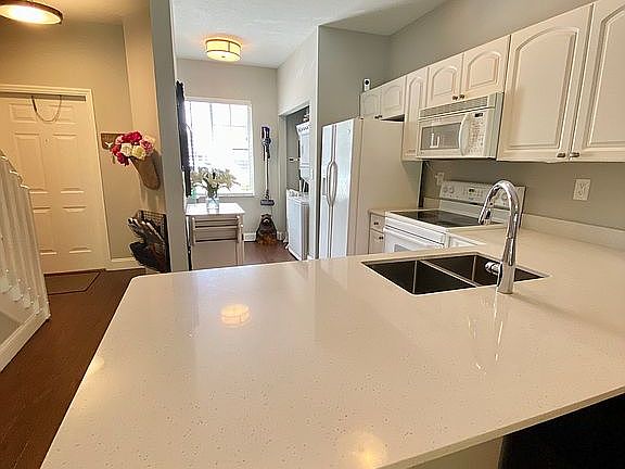 5th image of 15720 SW 92nd Ave Unit 6A
