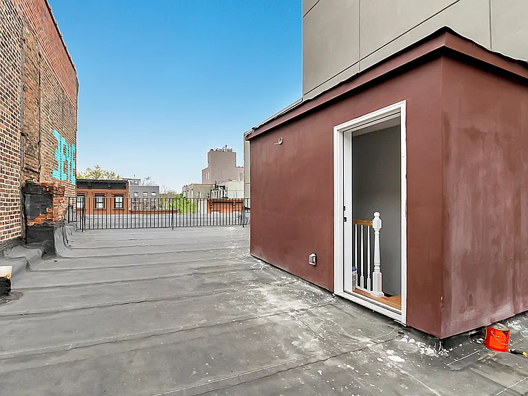 707 Lafayette Ave #2 — Photo 11