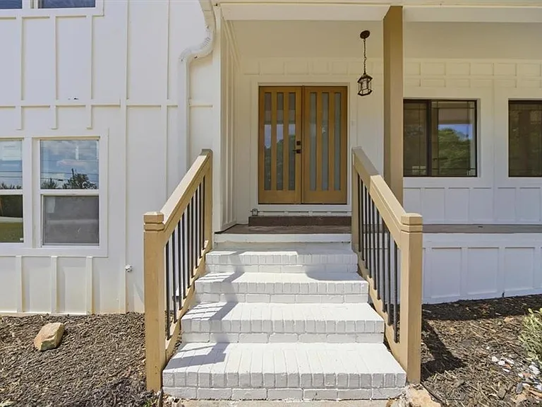 1073 Grayson Pkwy — Photo 3