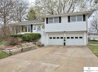 12406 Holmes Cir, Omaha, NE 68137