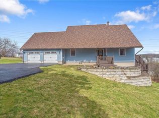 13 Skyline Dr, Oswego, NY 13126