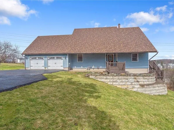 13 Skyline Dr, Oswego, NY 13126