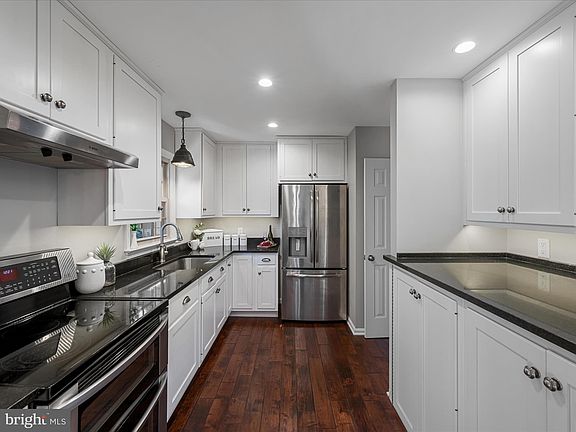 3rd image of 2150 Harvest Dr