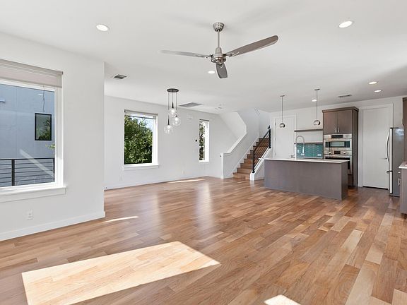 3rd image of 2303 Bluebonnet Ln #10