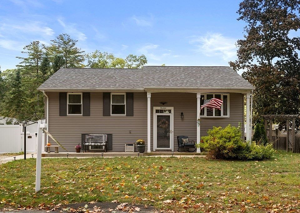 1st image of 14 Briggs Ave