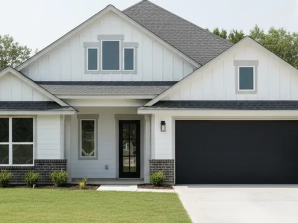 415 E Burks St, Pilot Pt, TX 76258