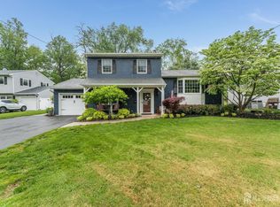 14 Bonnie Brook Ter, Middlesex, NJ 08846