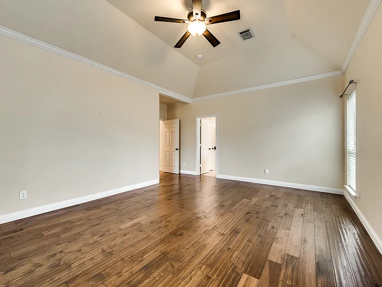 970 Burns Xing — Photo 13