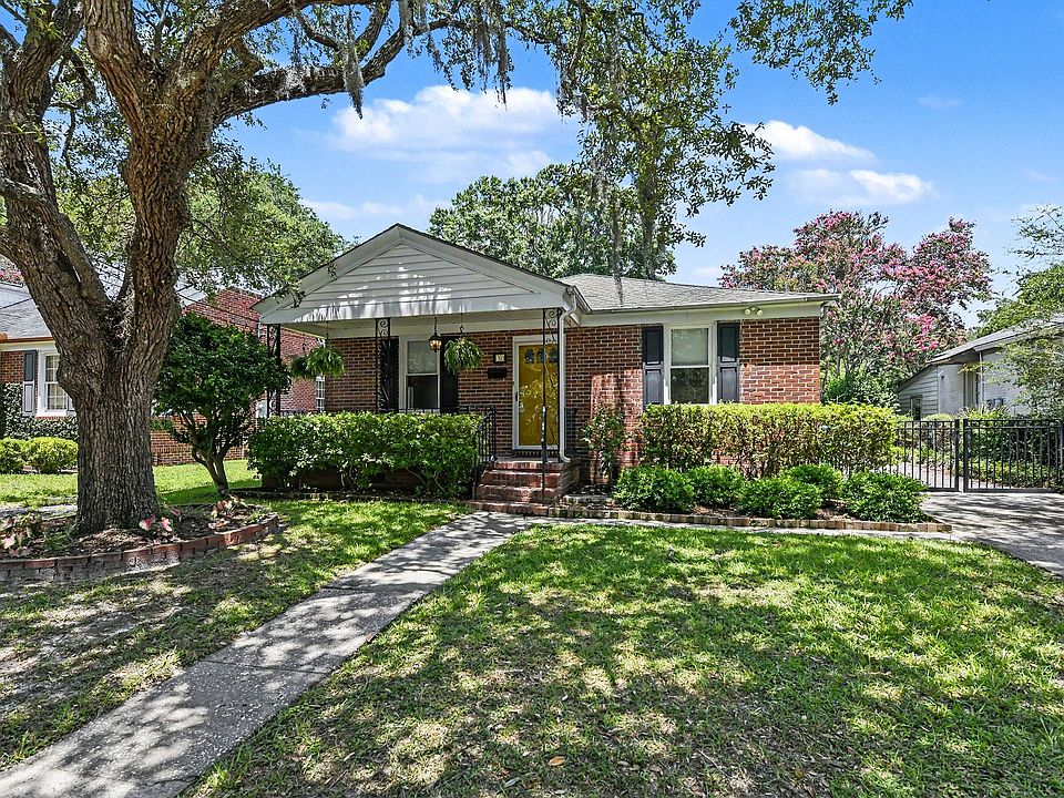 12 Colleton Dr.