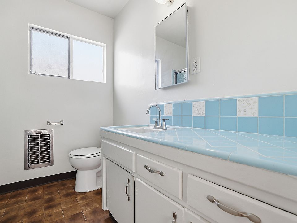 1st image of 913 N Normandie Ave #6