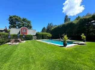 198 S Country Rd, Remsenburg, NY 11960