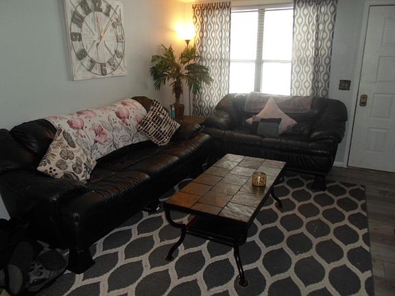 5th image of 3153 Birchway Dr