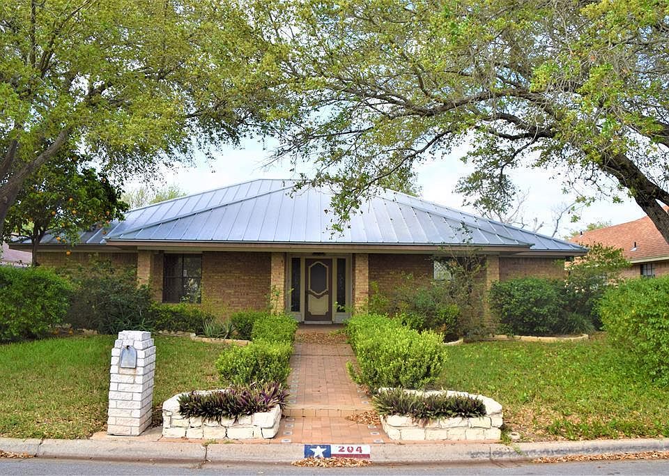 1st image of 204 W Yucca Ave