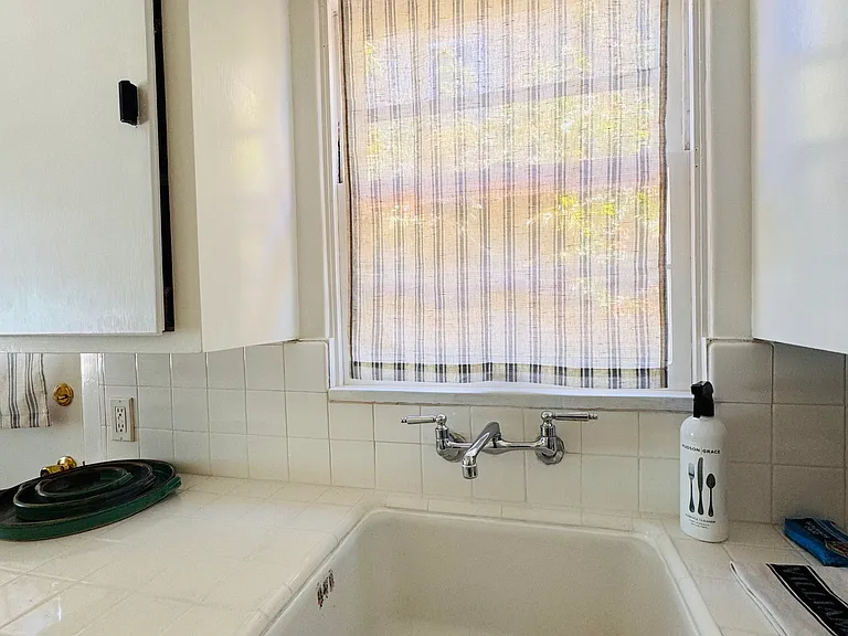 4851 Brighton Ave #A — Photo 15