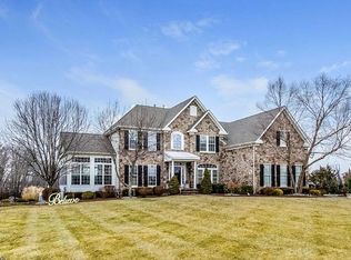 7 William Penn Dr, Flemington, NJ 08822