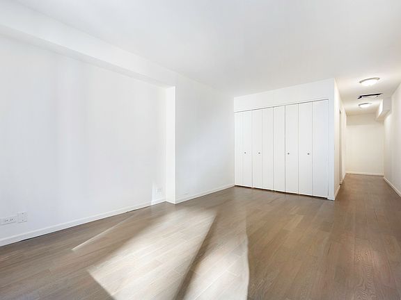 3rd image of 200 E 69th St APT 7D