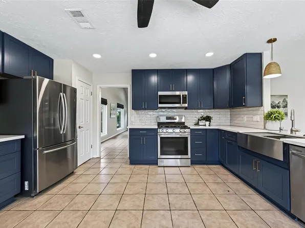 1918 Maple Dale Ln, Richmond, TX 77406