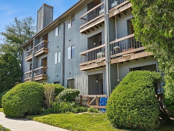 3rd image of 3804 Balsam Way