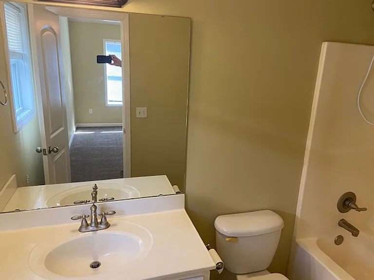 306 Countryview Cv — Photo 11