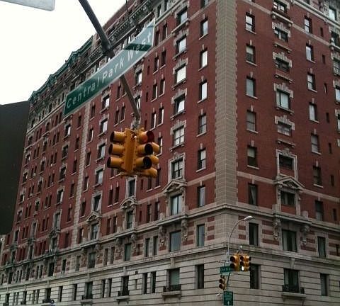 2nd image of 257 Cpw APT 12G