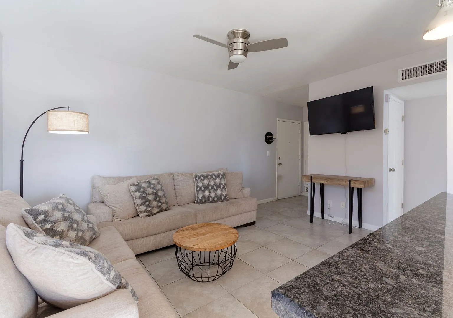 Great Columbus Condo! — Photo 2