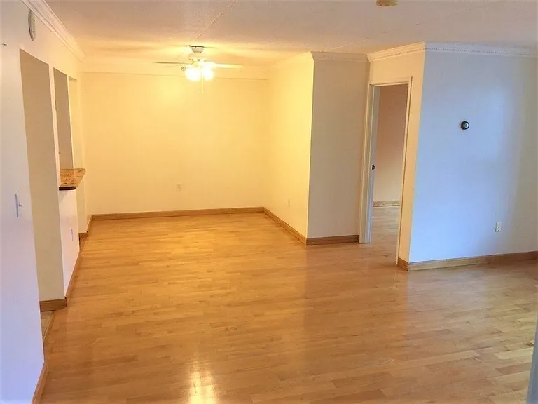 200 Cove Way #318 — Photo 8