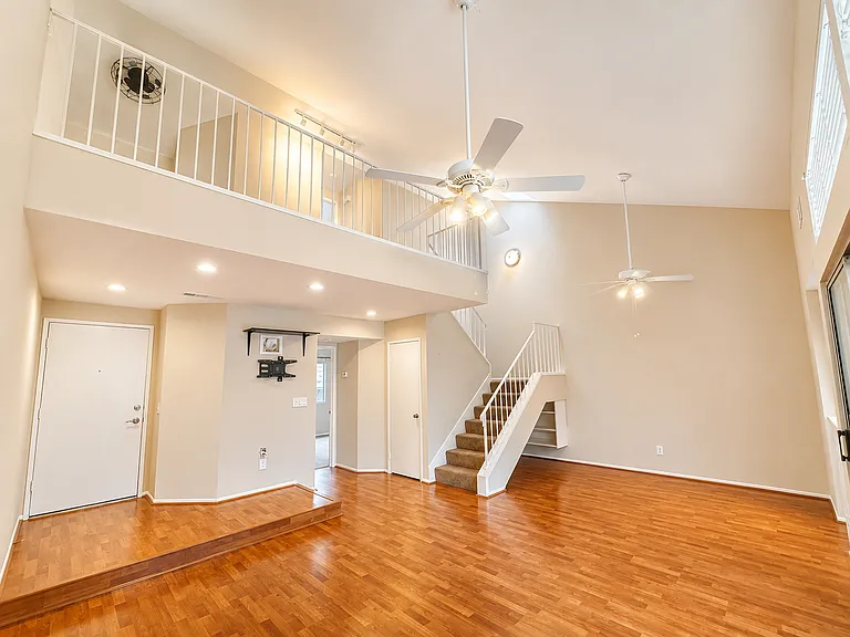 1629 Windmill Ln #E — Photo 4