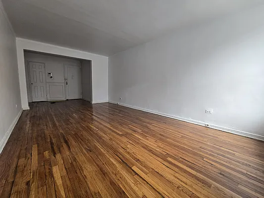 Rented by Voro Purple LLC | media 8