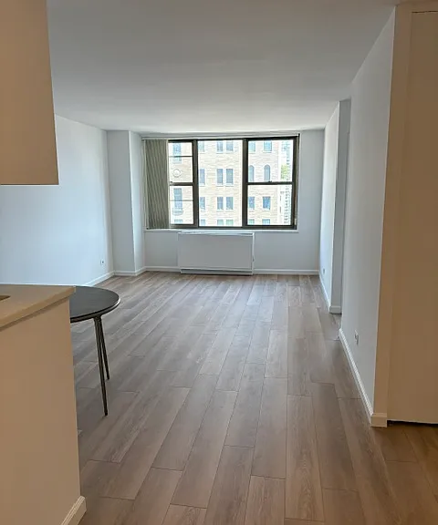 301 E 79th St #25E — Photo 1