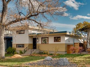 3507 N 35th Ave SW, Calgary, AB T3E 1A2