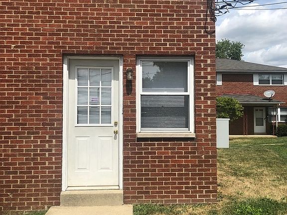 2nd image of 5824 Arborwood Dr APT A
