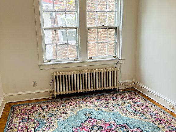 3rd image of 1600 Sycamore St #2