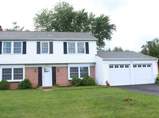 13121 Moss Ranch Ln, Fairfax, VA 22033