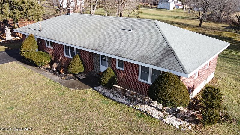 3rd image of 450 Moonlawn Road