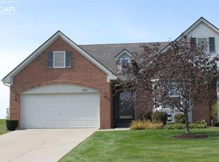 7086 Azalea Ct, Grand Blanc, MI 48439