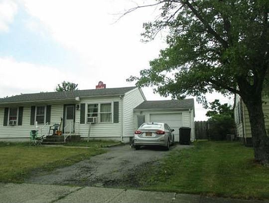 2nd image of 138 Penarrow Dr