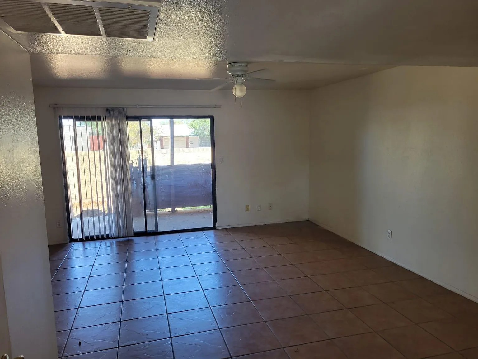 2 bed, 2.5 bath, 1050 sqft, $1,650 — Photo 2