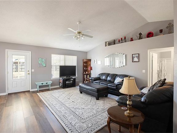 3rd image of 1315 Plata Canada Dr