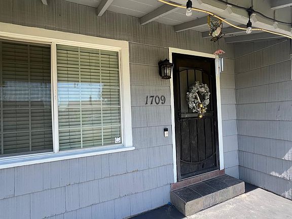 3rd image of 1709 Roanoke Ave