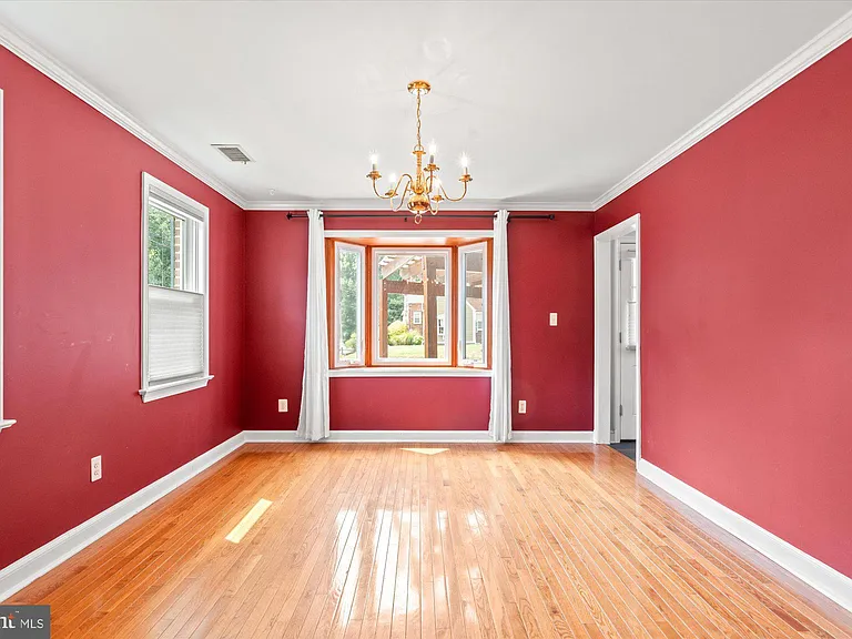 16 E Braddock Rd — Photo 10