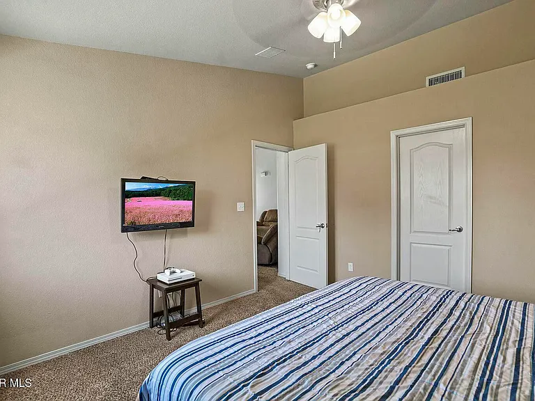 7244 Long Meadow Dr — Photo 19