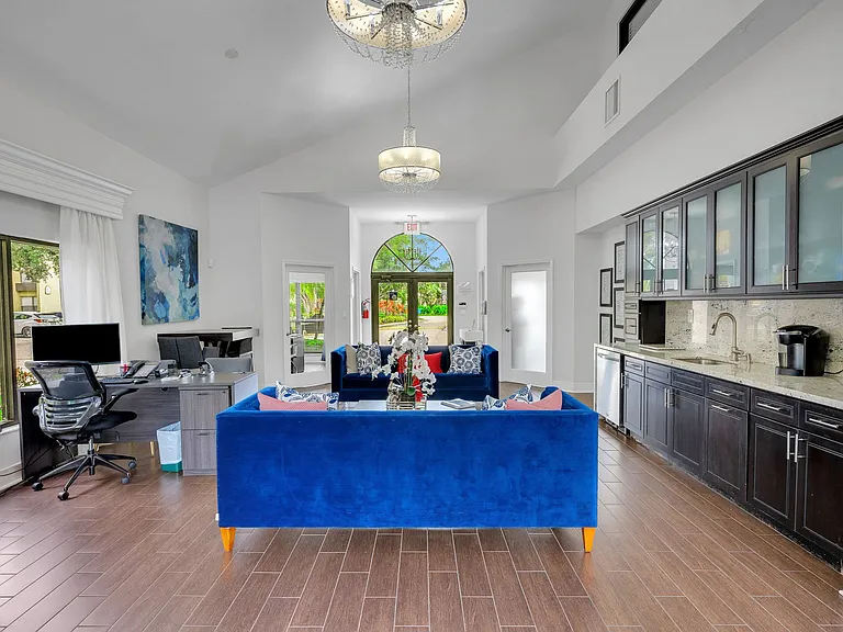 Boca Colony — Photo 5