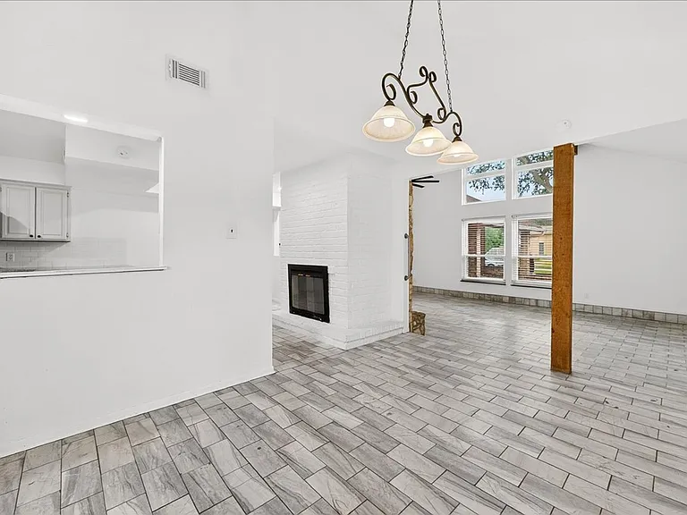 5025 Romford Dr — Photo 12