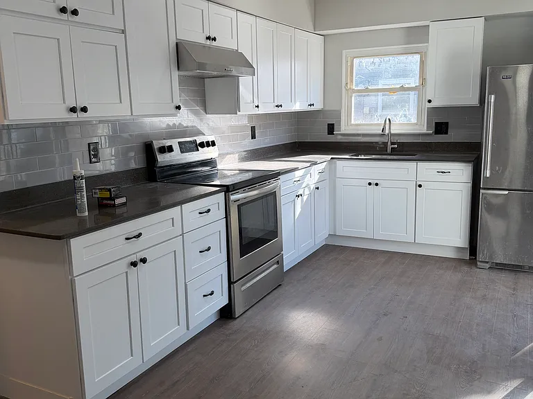 320 Lockridge Ln #320 — Photo 4
