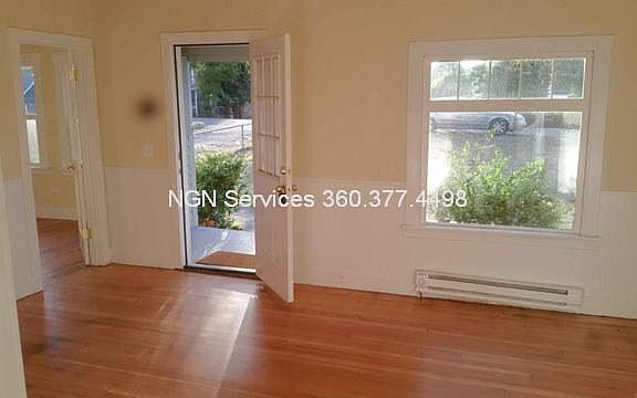 2nd image of 1516 Rainier Ave