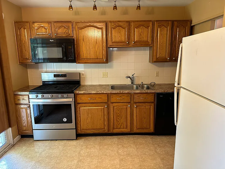 12 Debbie Dr — Photo 7